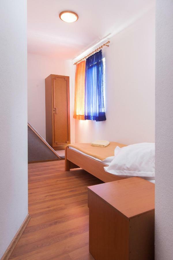 Apartmani Ivica Krzanic Podgora Exterior foto